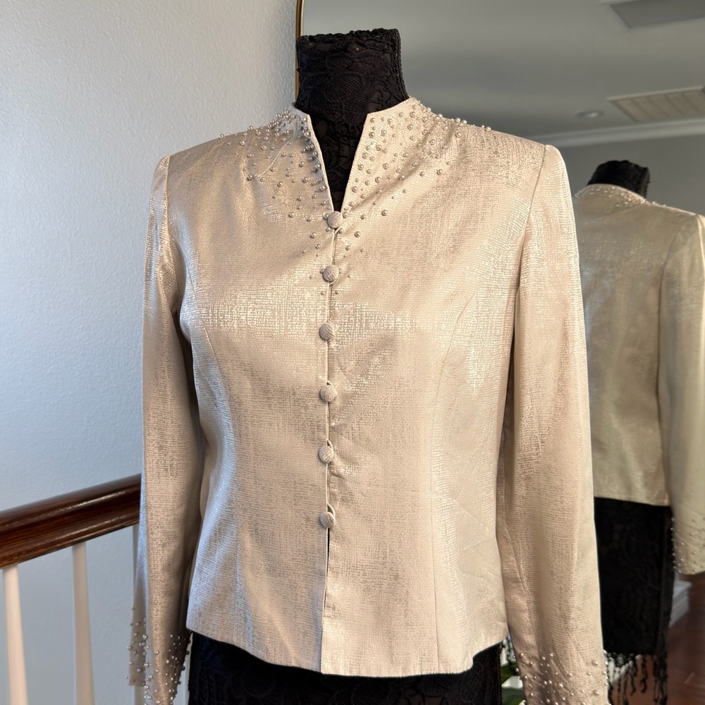 Elegant Silver Women's Blouse with Button Detailing - Picture 8 of 12